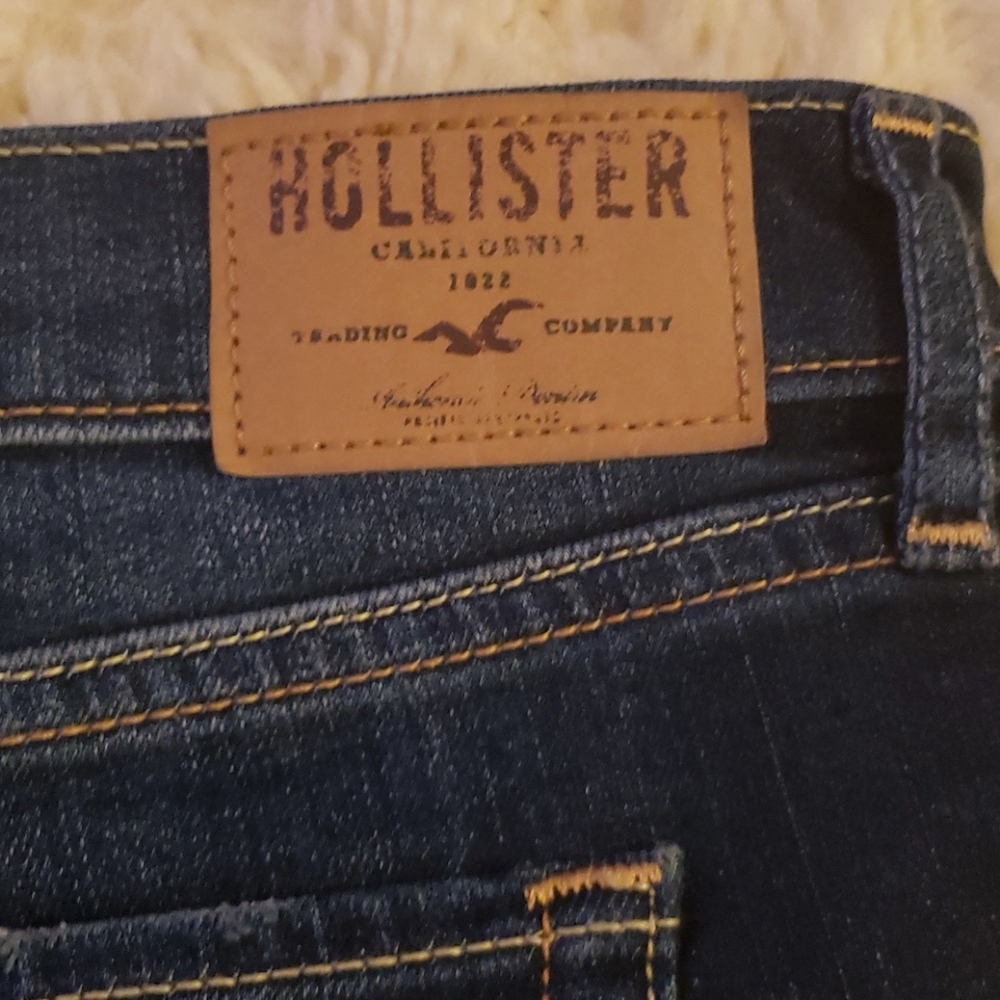 HOLLISTER Short - Picture 7 of 16